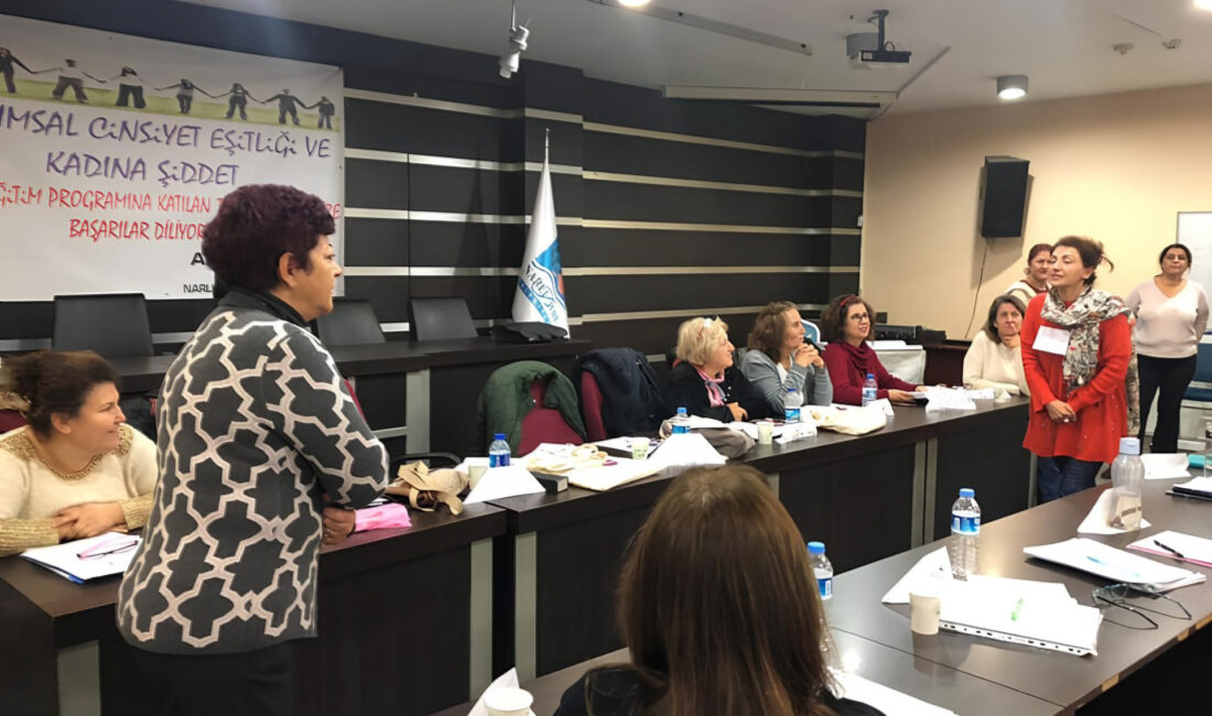 Narlıdere Belediyesi’nden kadın hakları için kapsamlı eğitim programı Narlıdere Belediyesi tarafından düzenlenen ve 16 hafta sürecek olan Kadının