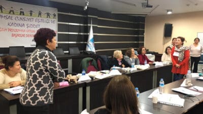Narlıdere Belediyesi tarafından düzenlenen ve 16 hafta sürecek olan Kadının
