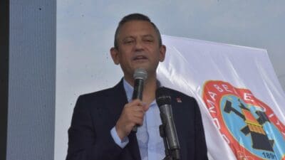 Cumhuriyet Halk Partisi (CHP) Genel Başkanı Özgür Özel, "Biz mücadele