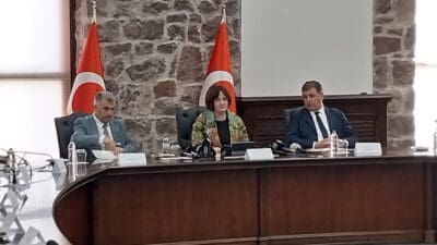 Baran Bozoğlu, İzmir Körfezi için yapılan "Acil Eylem Planı" toplantısında