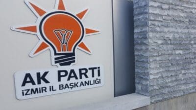 AK Parti İzmir’de önemli bir gelişme yaşandı. İl Başkanı Bilal