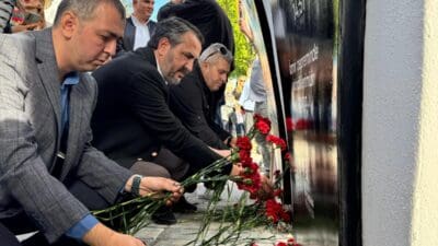 AK Parti Bayraklı İlçe Başkanı Tarkan Düzman ve MHP Bayraklı