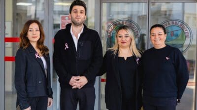 Balçova Belediye personeli, meme kanserine dikkat çekmek ve farkındalık yaratma