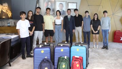 Bayraklı Belediyesi Sosyal Etkinlik Merkezi’nde eğitim alarak üniversite ve liseye