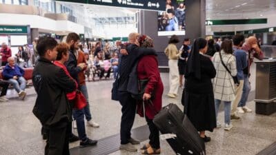 İsrail'in Lübnan'a kara saldırıları sonrası Beyrut-İstanbul uçuşlarında tüm biletler tükendi.