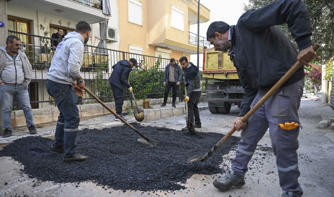 Bornova Belediyesi, ilçedeki yol sorunlarını çözmek amacıyla 5 mahallede eş