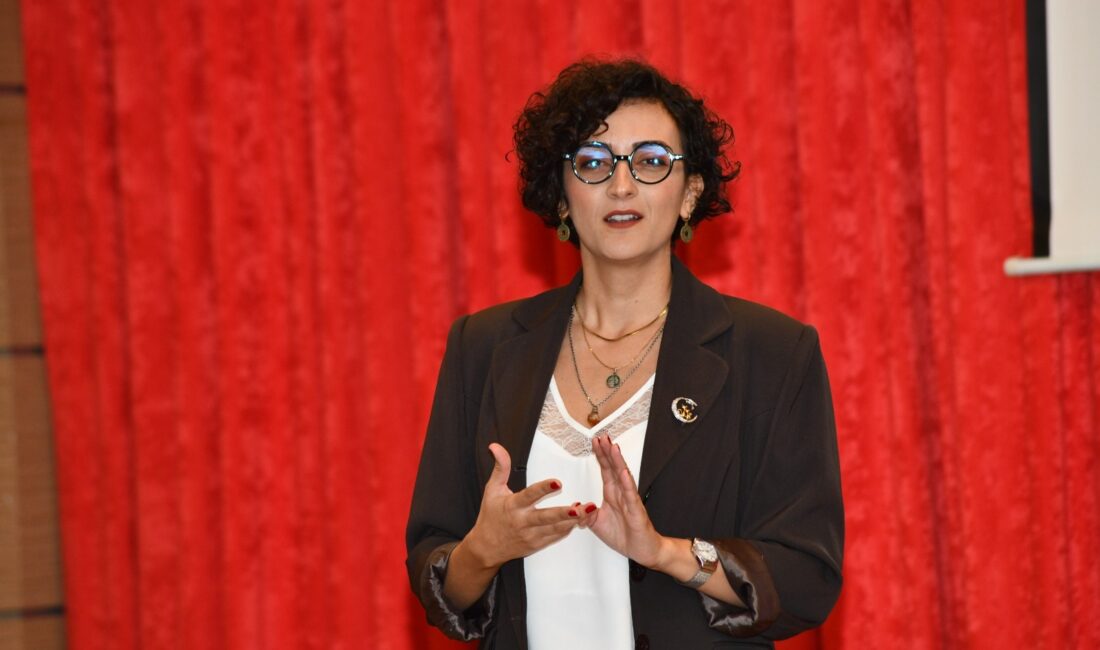 Çiğli Belediyesi tarafından düzenlenen interaktif seminerde Eğitmen ve Hikaye Anlatıcısı
