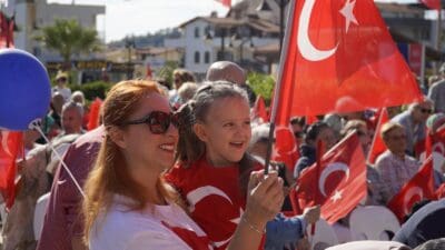 İzmir Büyükşehir Belediyesi’nin “Cumhuriyet Her Yerde” sloganıyla 19 kırsal ilçede