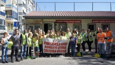 Karşıyaka Belediyesi tarafından ‘Hedef Tertemiz Karşıyaka’ sloganıyla hayata geçirilen temizlik