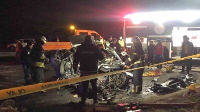 Tekirdağ’ın Ergene ilçesinde otomobilin iş makinesine çarpması sonucu meydana gelen