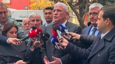 İYİ Parti Genel Başkanı Müsavat Dervişoğlu, Ahmet Özer'in Esenyurt Belediye