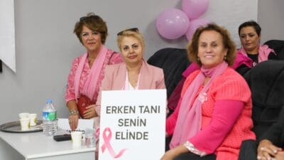 Buca Belediyesi, meme kanserine karşı ilçede farkındalık yarattı. 