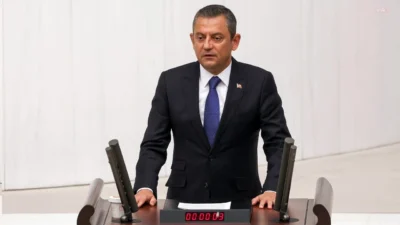 CHP Genel Başkanı Özgür Özel, vekillerin Cumhurbaşkanı Erdoğan’ı Meclis açılışında