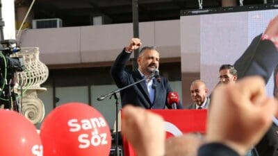 CHP İzmir İl Başkanı Şenol Aslanoğlu, Esenyurt Belediye Başkanı Ahmet