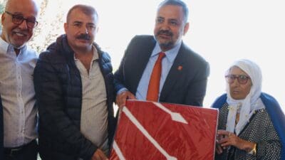 Cumhuriyet Halk Partisi (CHP) İzmir İl Örgütü,  İzmir’in 30 ilçesinde