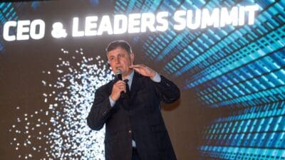 İzmir Büyükşehir Belediyesi Başkanı Cemil Tugay, Vizyon 100 Heyeti tarafından