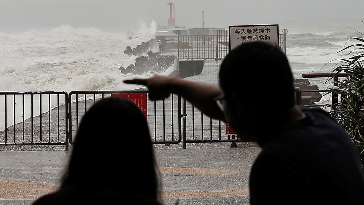 Demokrat Gündem- Süper tayfun Krathon’un Tayvan’ın güney sahillerine yaklaşması nedeniyle