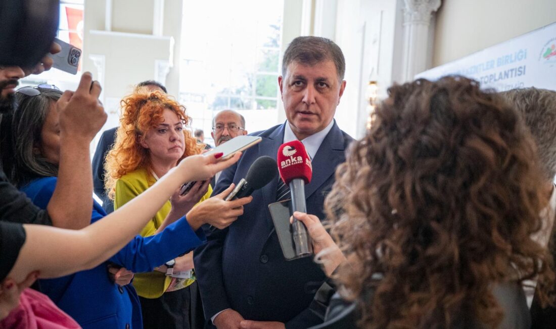 Sağlıklı Kentler Birliği'nin 42. Olağan Meclis Toplantısı sonrası basın mensuplarının