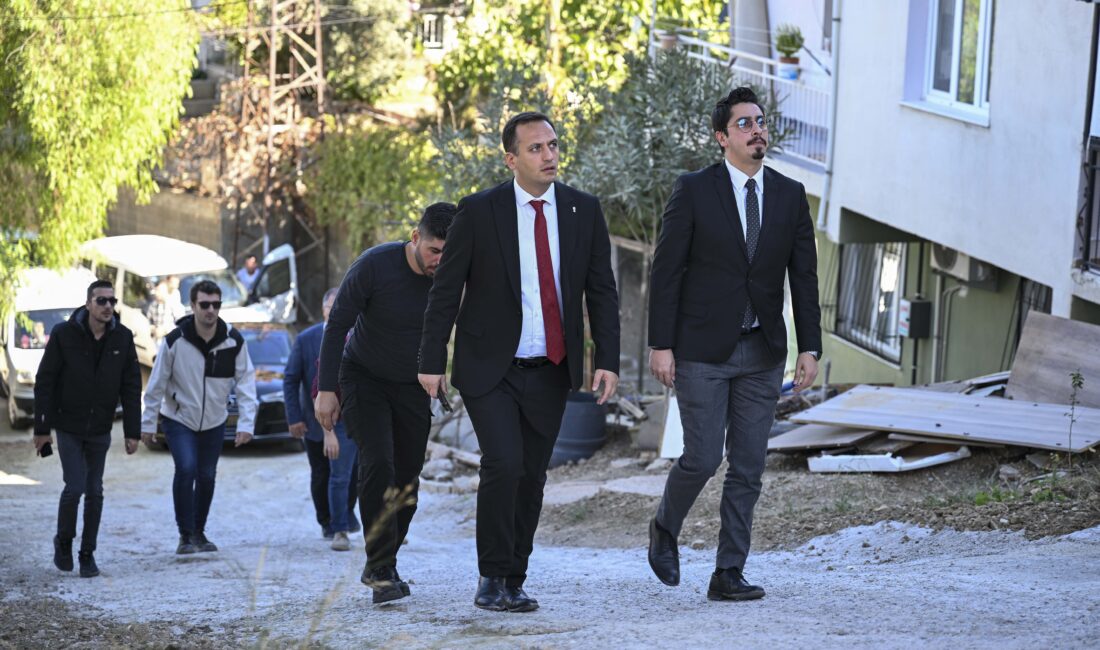 Bornova Belediyesi, ilçe genelinde başlattığı asfalt serim çalışmaları kapsamında Pınar