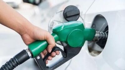 Petrol fiyatları, Orta Doğu’daki gerginlikler nedeniyle hızla yükseliyor. Günlük 10