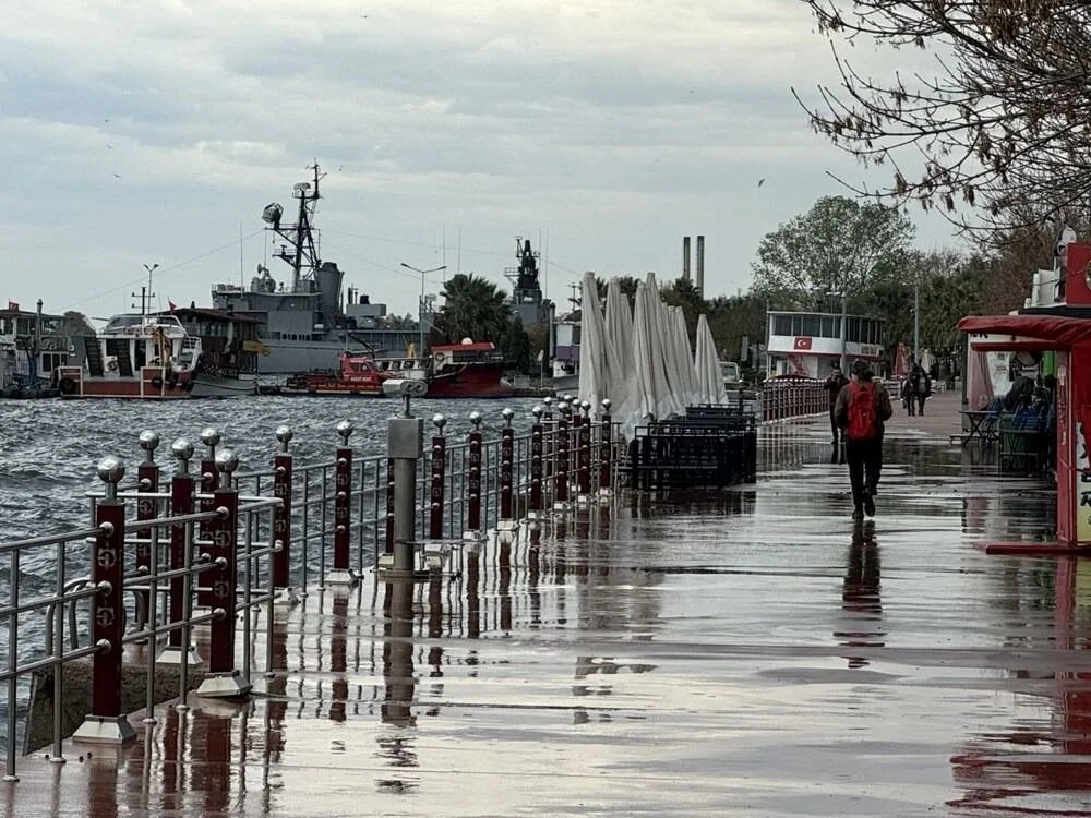 Beklenen yağış başladı: Lodos birçok ilde etkili olmaya devam ediyor - 14