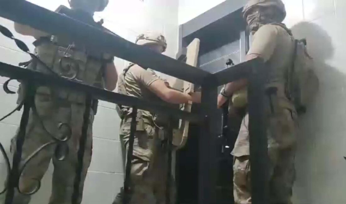 11 ilde FETÖ’nün TSK yapılanmasına operasyon İzmir merkezli 11 ilde FETÖ/PDY'nin Türk Silahlı Kuvvetleri (TSK) yapılanmasına