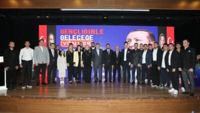 AK Parti İzmir Gençlik Kolları’nda kongre süreci Karşıyaka ile başladı.