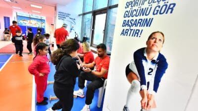 İzmir Büyükşehir Belediyesi, dezavantajlı mahallelerdeki çocuklar için ara tatilde etkinlik