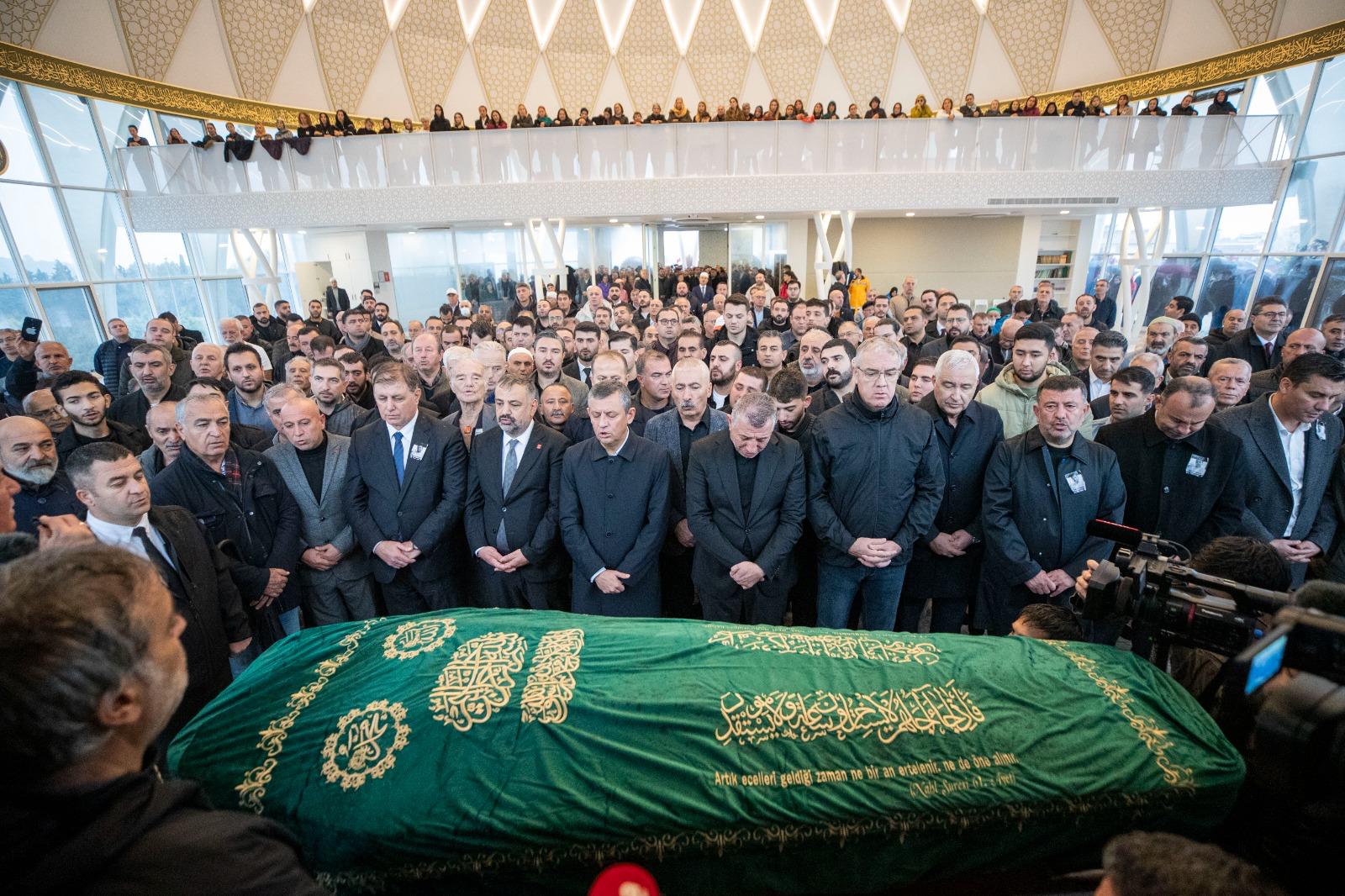 Güzelbahçe Belediye Başkanı Mustafa Günay'ın, kalp krizi sonucu hayatını kaybeden