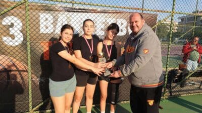Menderes Belediyesi 3x3 Basketbol Turnuvası, kıyasıya mücadeleler sonunda sona erdi.