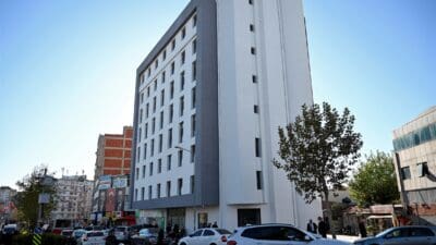 Bornova Belediyesi, ilçe merkezindeki Yeni Ek Hizmet Binası’nın güçlendirmesi ve