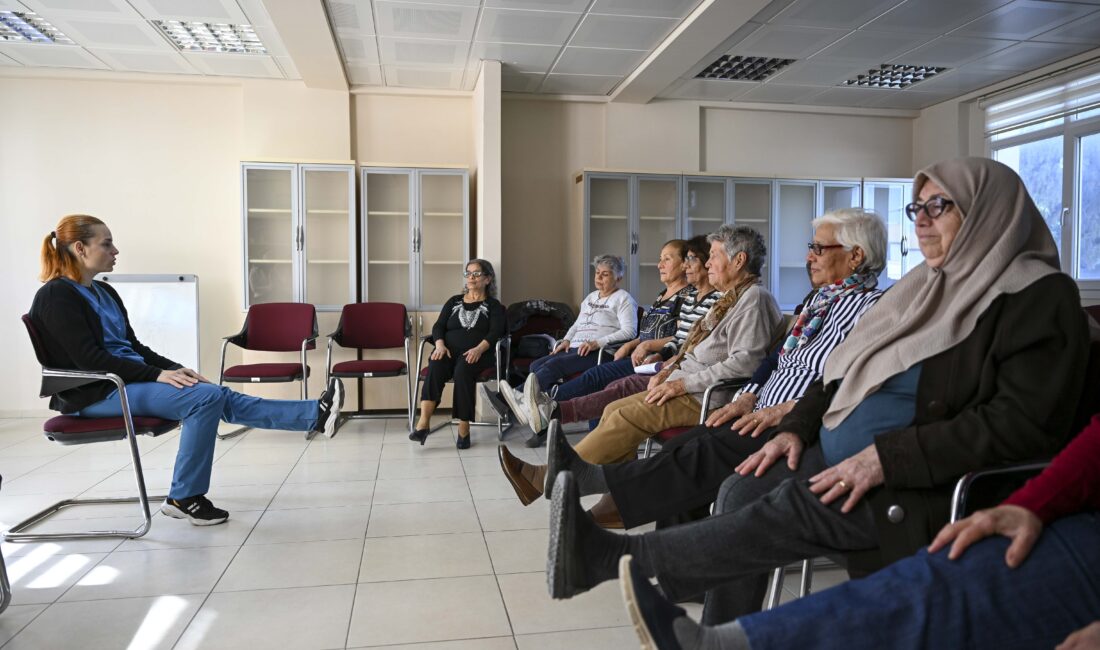 Merkezde yaş almış bireyler, hem fiziksel hem de zihinsel sağlıklarını
