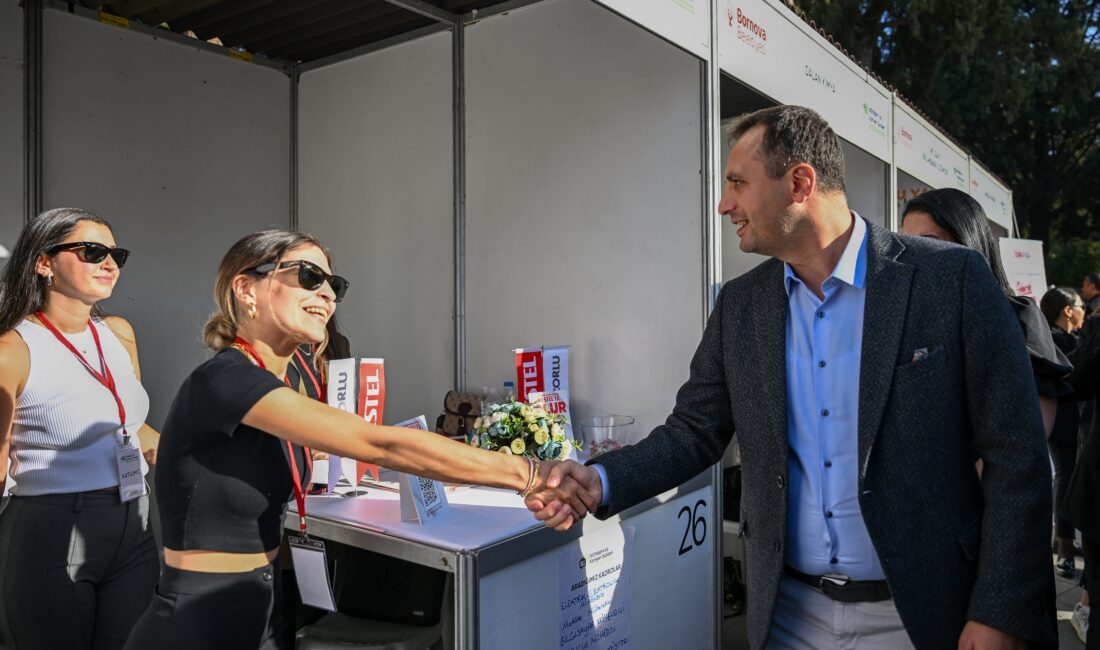 Bornova Belediyesi, iş arayanlarla personel arayan firmaları buluşturmak amacıyla “Altın