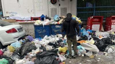 İzmir'in Buca ilçesi belediyesinde Devrimci İşçi Sendikaları Konfederasyonu'na (DİSK) bağlı