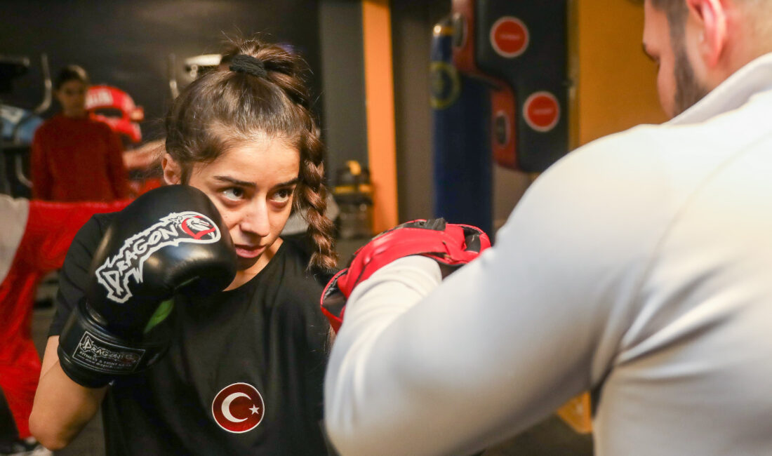 Kadına şiddete karşı harekete geçen Buca Belediyesi, kadınların savunma becerilerini