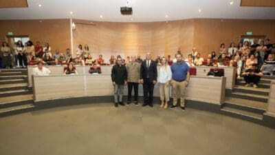 İş arayan yurttaşlar ile personel arayan firmalar arasında köprü görevi