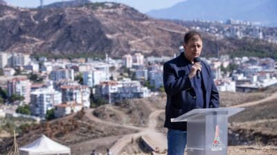 İzmir Büyükşehir Belediye Başkanı Cemil Tugay, AK Parti hükümetinin orman