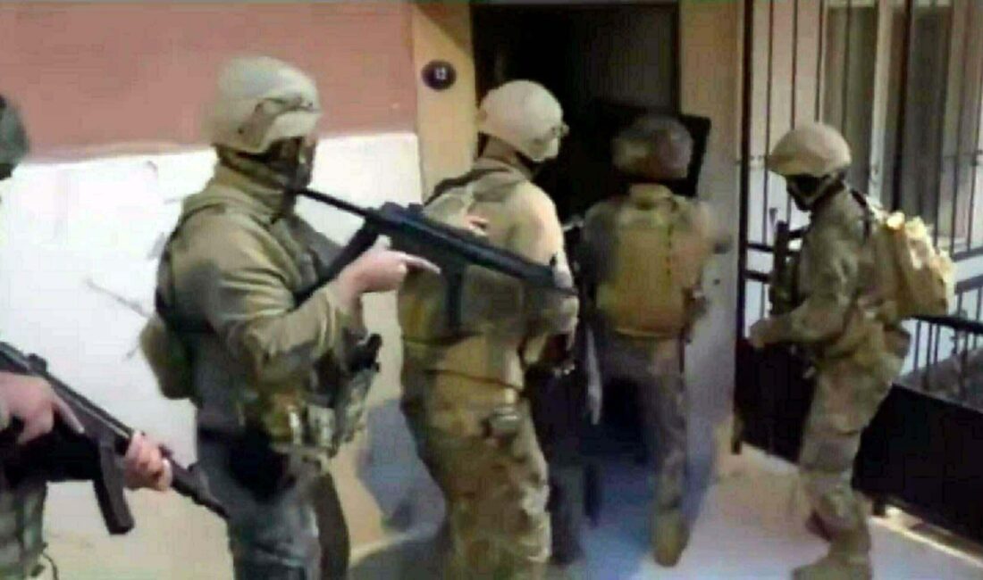 İzmir'de PKK/KCK silahlı terör örgütüne yönelik yapılan operasyonda 10 şüpheli,