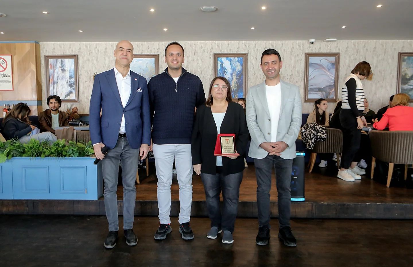 Tekstil Mühendisleri Odası İzmir Şubesi, üyeleriyle bir araya geldiği kahvaltı
