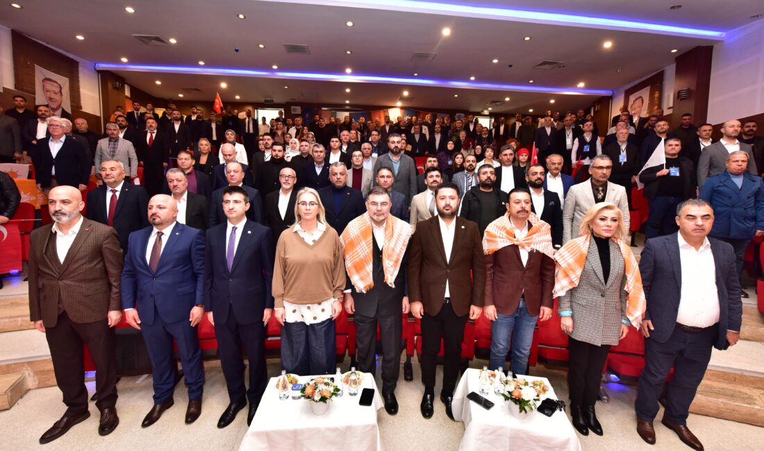AK Parti Menderes İlçe Kongresi’nde konuşan İl Başkanı Bilal Saygılı,