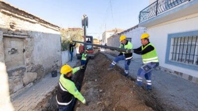 İzmir Büyükşehir Belediyesi İZSU Genel Müdürlüğü ilçelerde eskiyen içme suyu