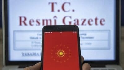 Cumhurbaşkanı Recep Tayyip Erdoğan’ın imzasıyla yayımlanan kararnamede, İzmir’e 1 vali