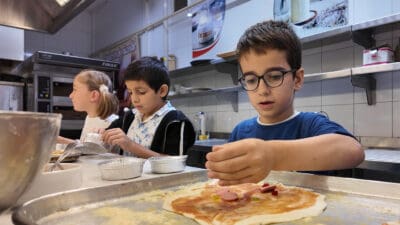 Bornova Belediyesi, ara tatilde eğitici ve eğlenceli bir etkinliğe imza