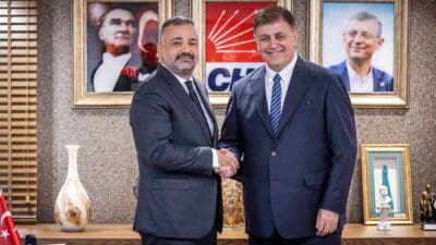 CHP İzmir İl Başkanı Şenol Aslanoğlu ve il yönetim kurulu