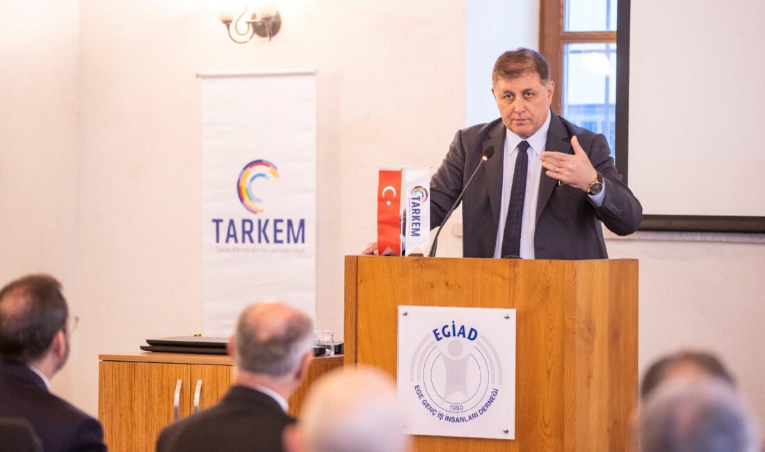 İzmir Büyükşehir Belediye Başkanı Dr. Cemil Tugay, yönetim kurulu başkanı