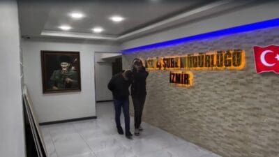İzmir’de polisin dikkati sayesinde dolandırıcılıkla elde edilen 3 milyon lira