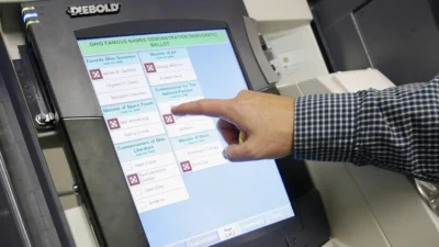 ABD'de seçimleri takip eden YSK heyetinin, oradaki elektronik oylama sistemini