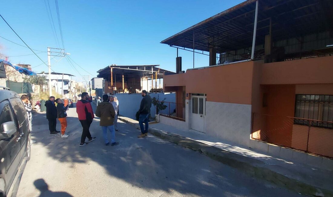 İzmir’de, tartıştığı eşi Nuran Fırat’ı (36) boğazından bıçaklayarak öldüren Ahmet