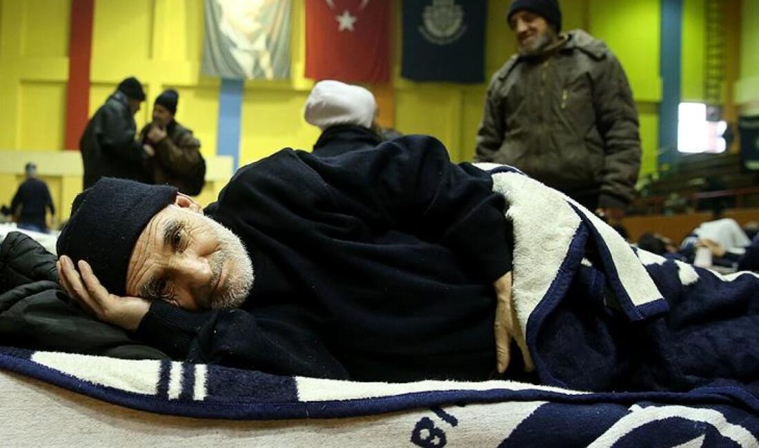 Aile ve Sosyal Hizmetler Bakanlığı, kış aylarında sokakta kalan evsizlerin