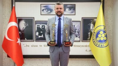 Buca Belediye Başkanı Görkem Duman, İzmir Awards 2024 Yılın Enleri